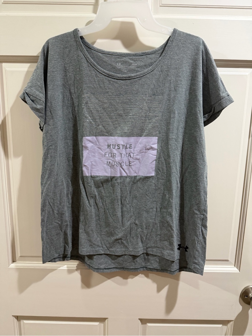Under Armour Gray Short Sleeve Graphic Tee with Light Purple Panel Size Medium
